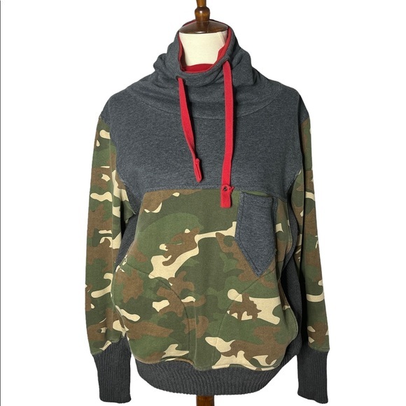Triko Rare Camouflage Fatigue Sweatshirt - Picture 1 of 7